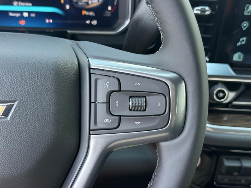 Chevrolet Silverado 1500 Vehicle Full-screen Gallery Image 14
