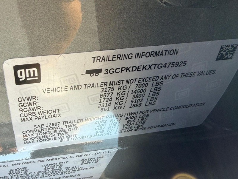 Chevrolet Silverado 1500 Vehicle Full-screen Gallery Image 17