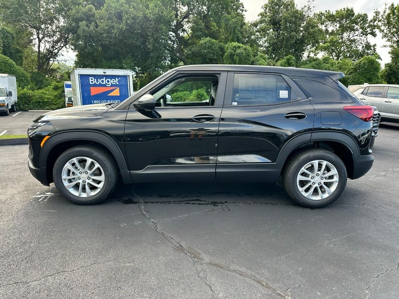 Chevrolet Trailblazer Vehicle Full-screen Gallery Image 2