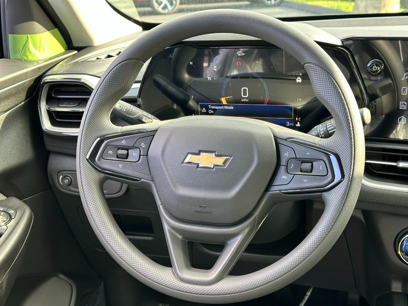 Chevrolet Trailblazer Vehicle Full-screen Gallery Image 6