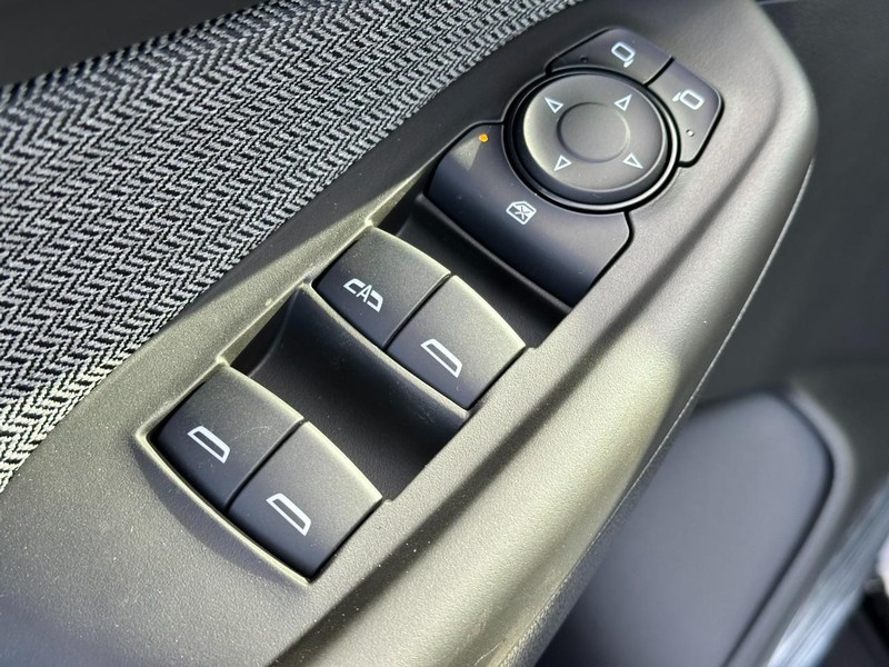 Chevrolet Trailblazer Vehicle Full-screen Gallery Image 9
