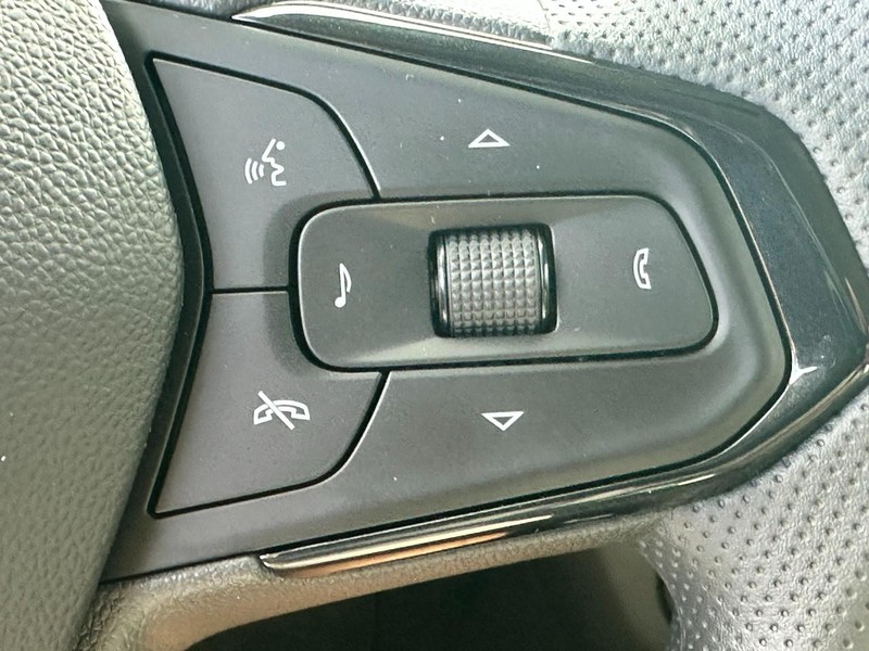 Chevrolet Trailblazer Vehicle Full-screen Gallery Image 11