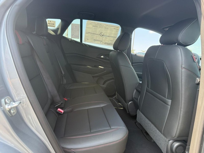Chevrolet Trax Vehicle Full-screen Gallery Image 6