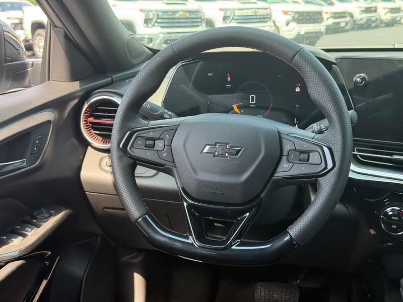 Chevrolet Trax Vehicle Full-screen Gallery Image 8