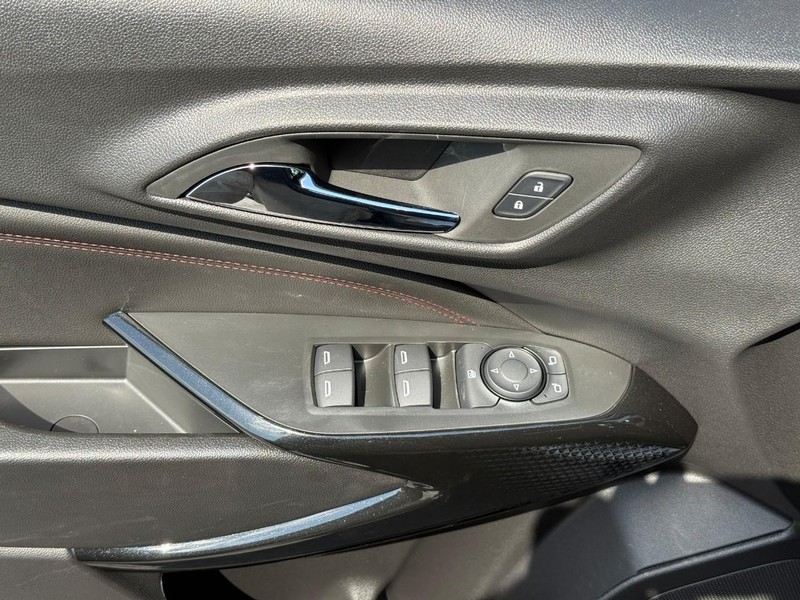 Chevrolet Trax Vehicle Full-screen Gallery Image 11