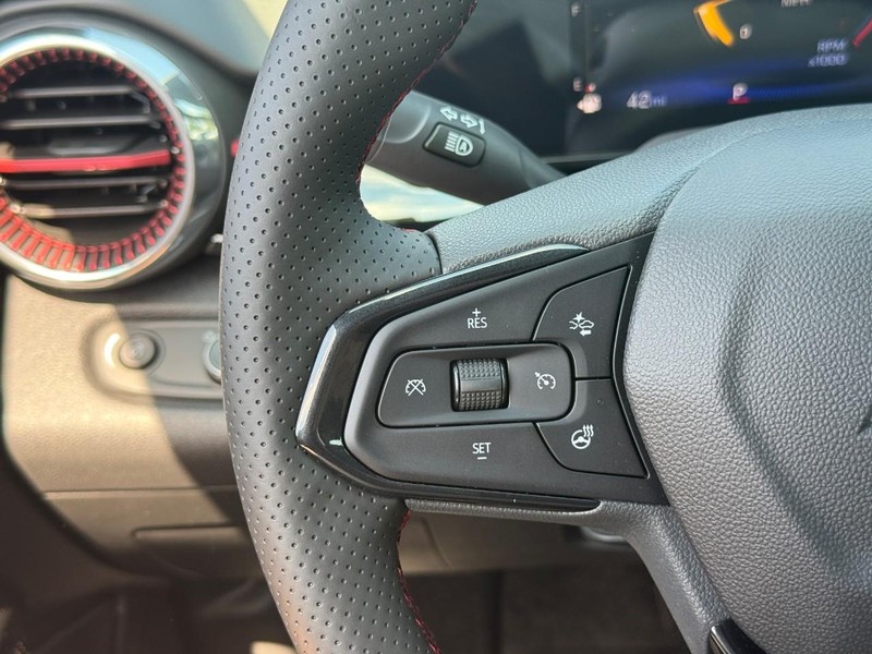 Chevrolet Trax Vehicle Full-screen Gallery Image 14