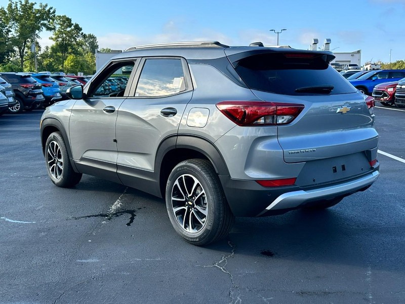 Chevrolet TrailBlazer Vehicle Full-screen Gallery Image 3