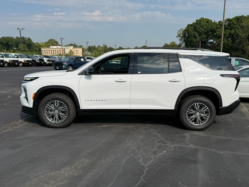 Chevrolet Traverse Vehicle Full-screen Gallery Image 2