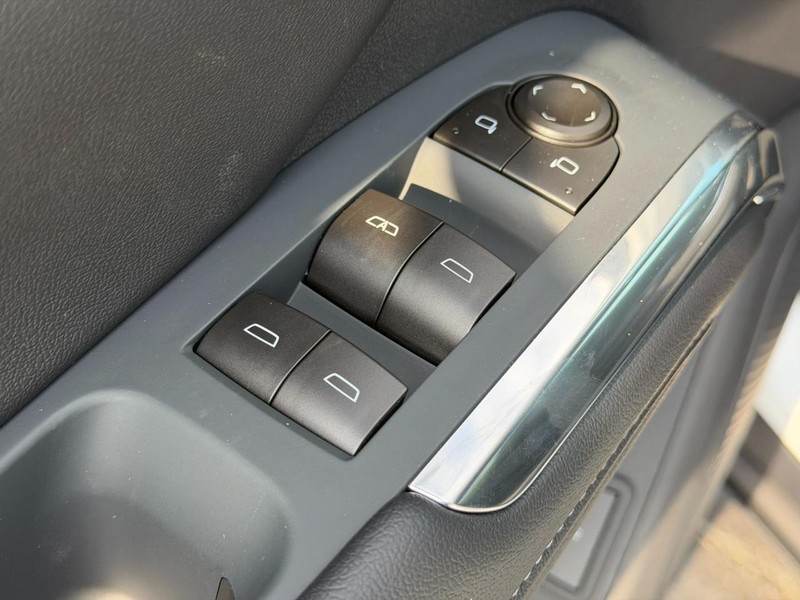 Chevrolet Traverse Vehicle Full-screen Gallery Image 11