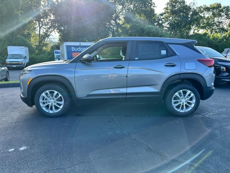Chevrolet TrailBlazer Vehicle Full-screen Gallery Image 2