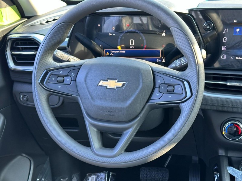 Chevrolet TrailBlazer Vehicle Full-screen Gallery Image 6