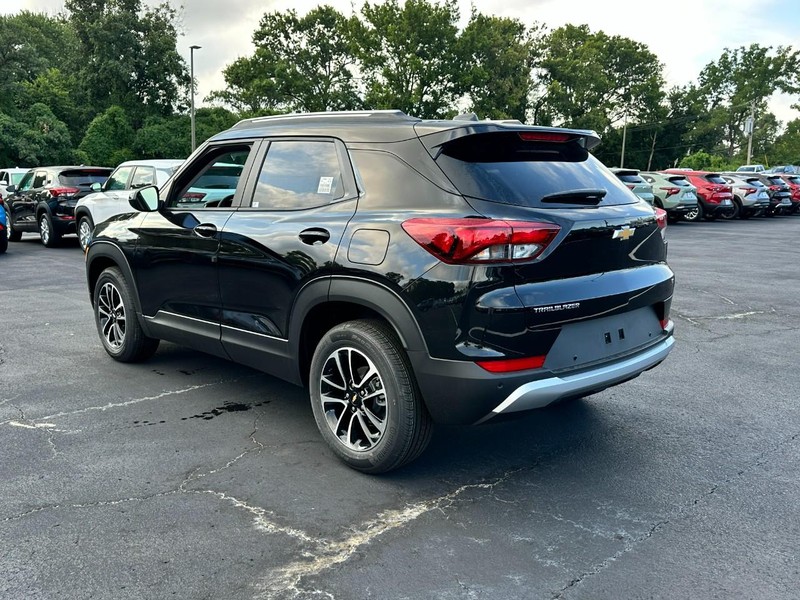 Chevrolet TrailBlazer Vehicle Full-screen Gallery Image 3