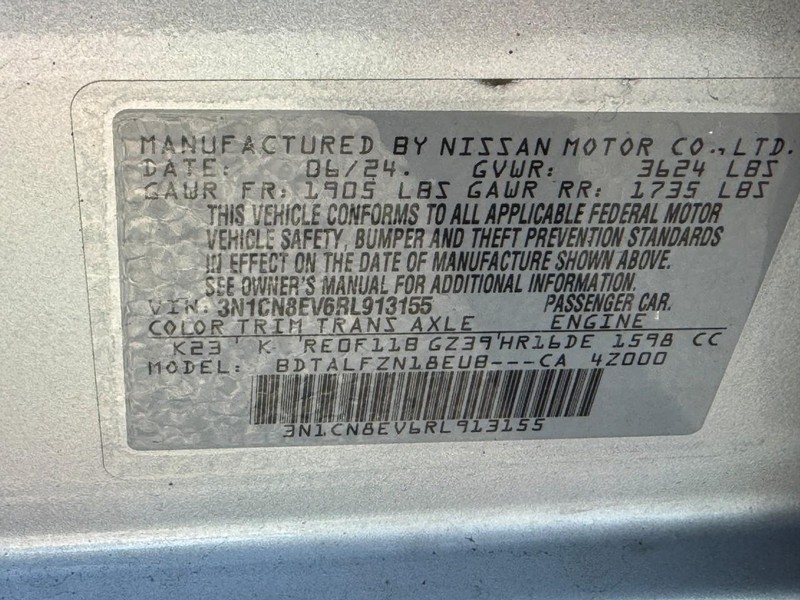 Nissan Versa Vehicle Full-screen Gallery Image 23