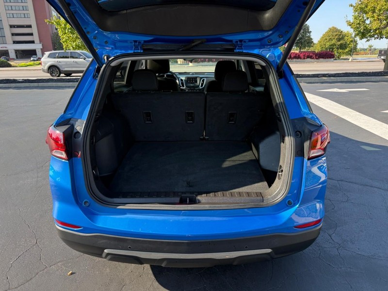 Chevrolet Equinox Vehicle Full-screen Gallery Image 5