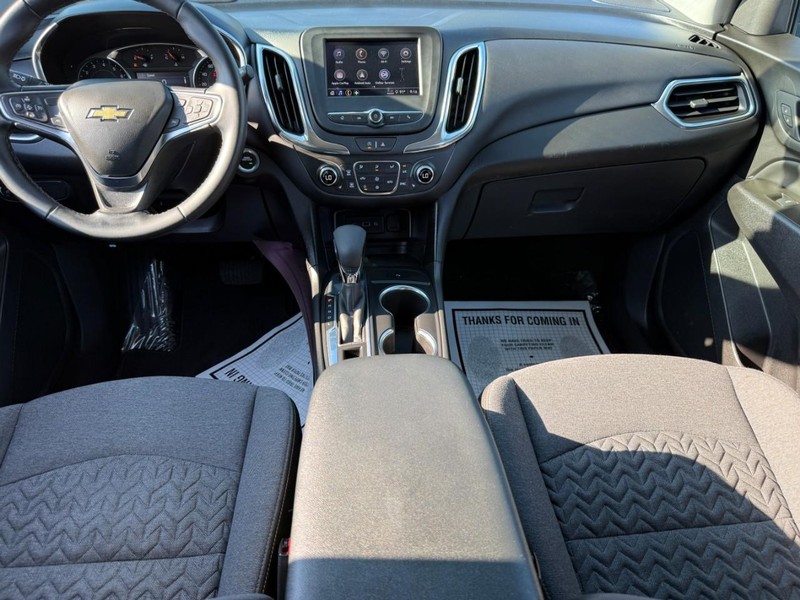 Chevrolet Equinox Vehicle Full-screen Gallery Image 9