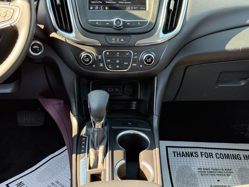 Chevrolet Equinox Vehicle Full-screen Gallery Image 12