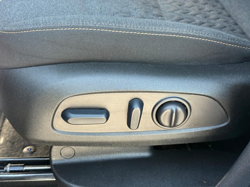 Chevrolet Equinox Vehicle Full-screen Gallery Image 15