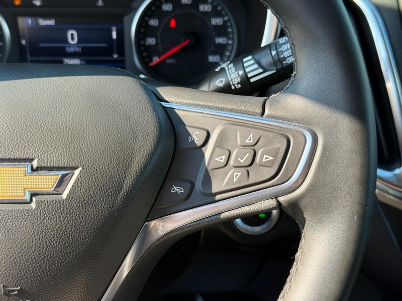 Chevrolet Equinox Vehicle Full-screen Gallery Image 17