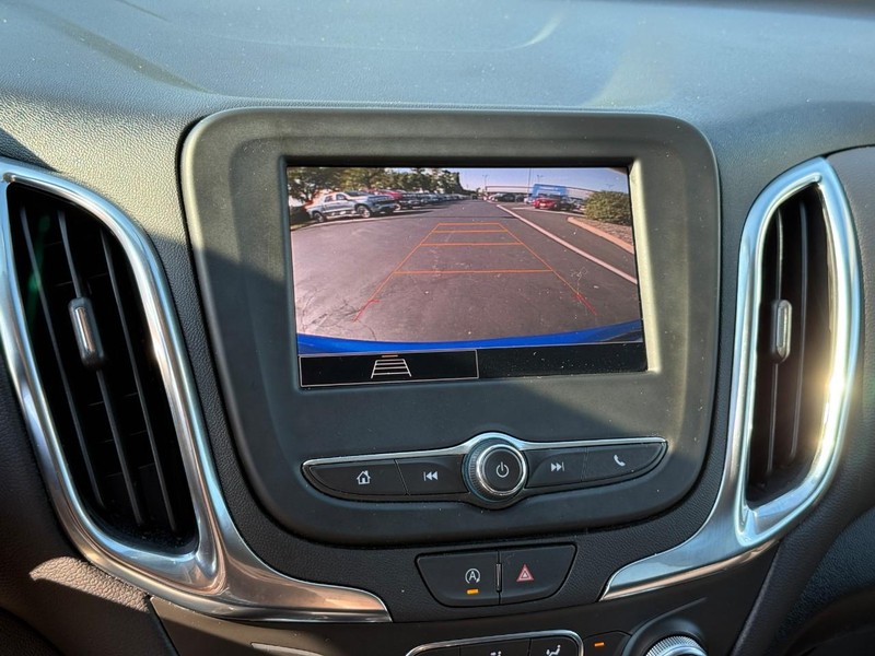 Chevrolet Equinox Vehicle Full-screen Gallery Image 21