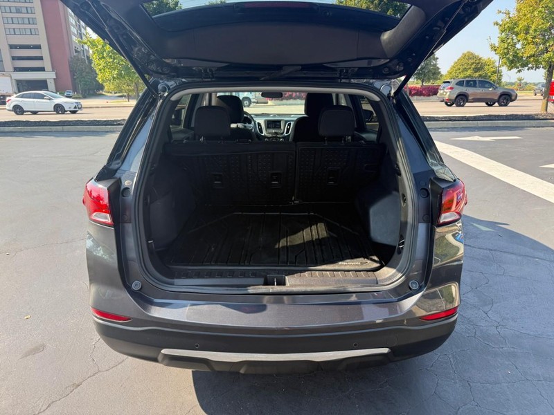 Chevrolet Equinox Vehicle Full-screen Gallery Image 5