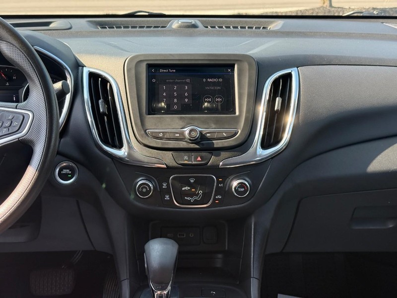 Chevrolet Equinox Vehicle Full-screen Gallery Image 13