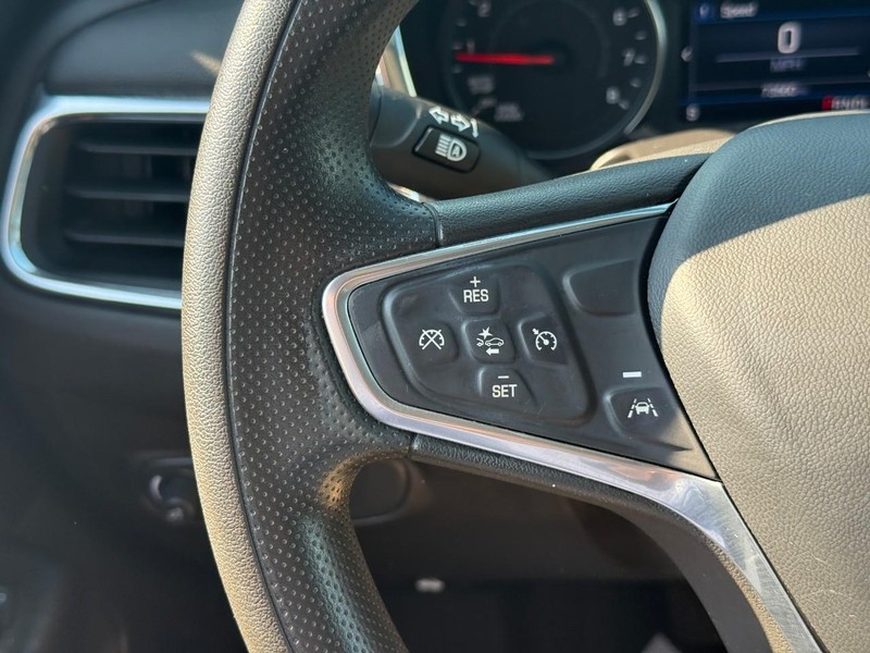 Chevrolet Equinox Vehicle Full-screen Gallery Image 18