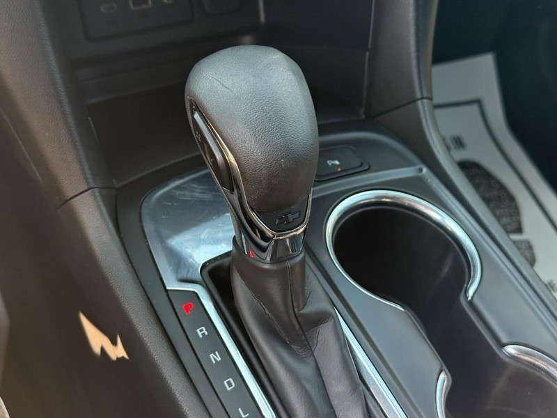 Chevrolet Equinox Vehicle Full-screen Gallery Image 21