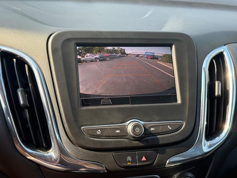 Chevrolet Equinox Vehicle Full-screen Gallery Image 22
