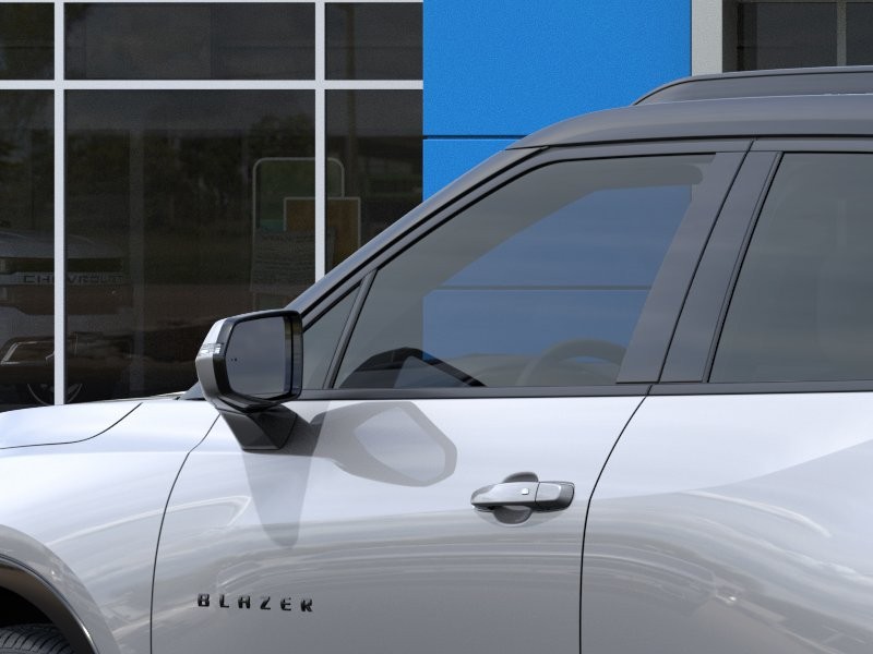 Chevrolet Blazer Vehicle Full-screen Gallery Image 12