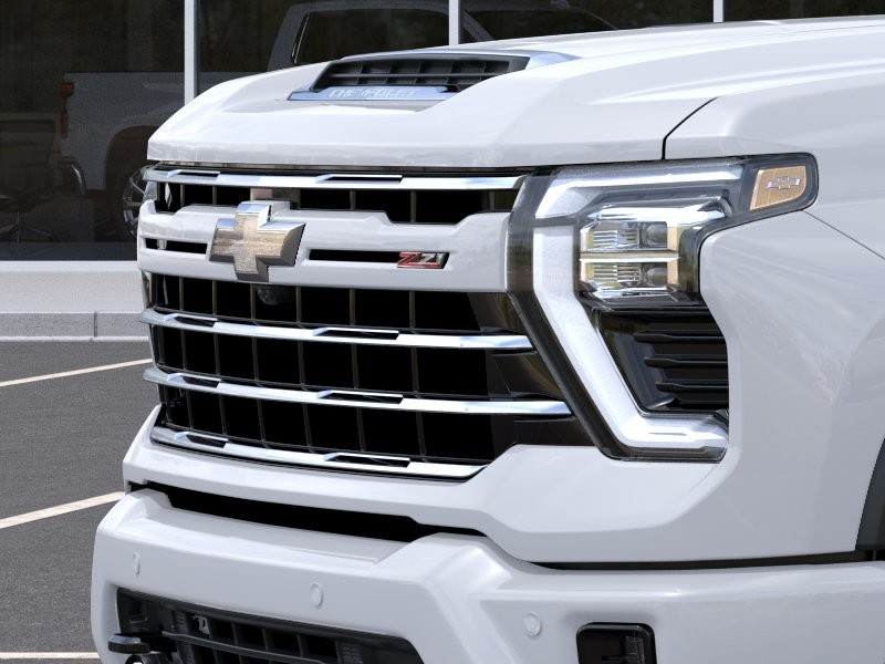Chevrolet Silverado 2500HD Vehicle Full-screen Gallery Image 13