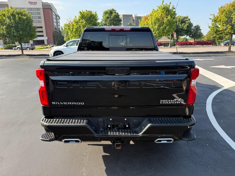 Chevrolet Silverado 1500 Vehicle Full-screen Gallery Image 6