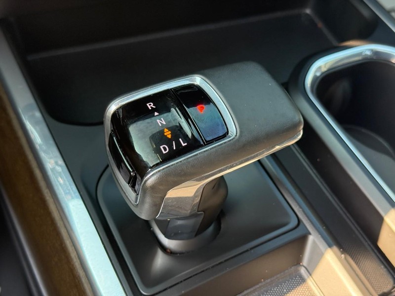 Chevrolet Silverado 1500 Vehicle Full-screen Gallery Image 21