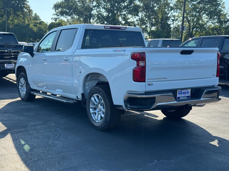 Chevrolet Silverado 1500 Vehicle Full-screen Gallery Image 3