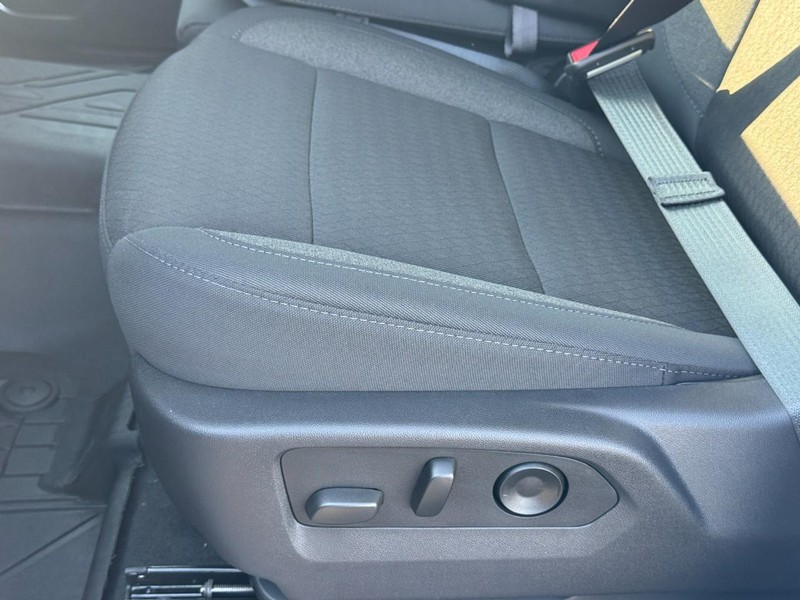 Chevrolet Silverado 1500 Vehicle Full-screen Gallery Image 10