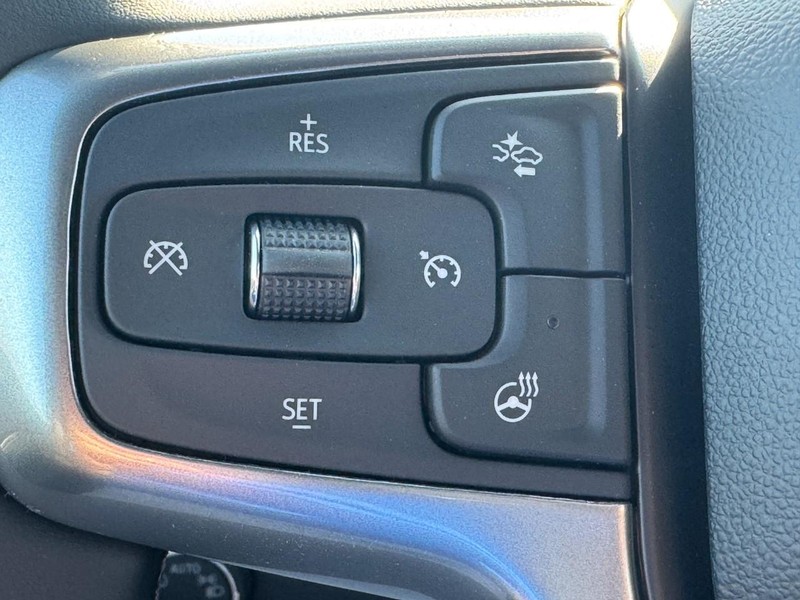 Chevrolet Silverado 1500 Vehicle Full-screen Gallery Image 12
