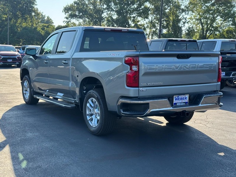 Chevrolet Silverado 1500 Vehicle Full-screen Gallery Image 3