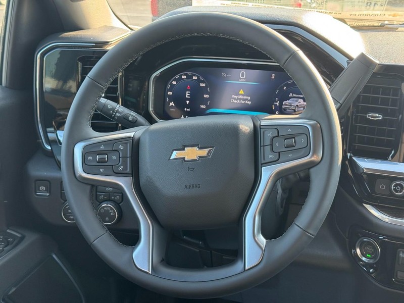 Chevrolet Silverado 1500 Vehicle Full-screen Gallery Image 8