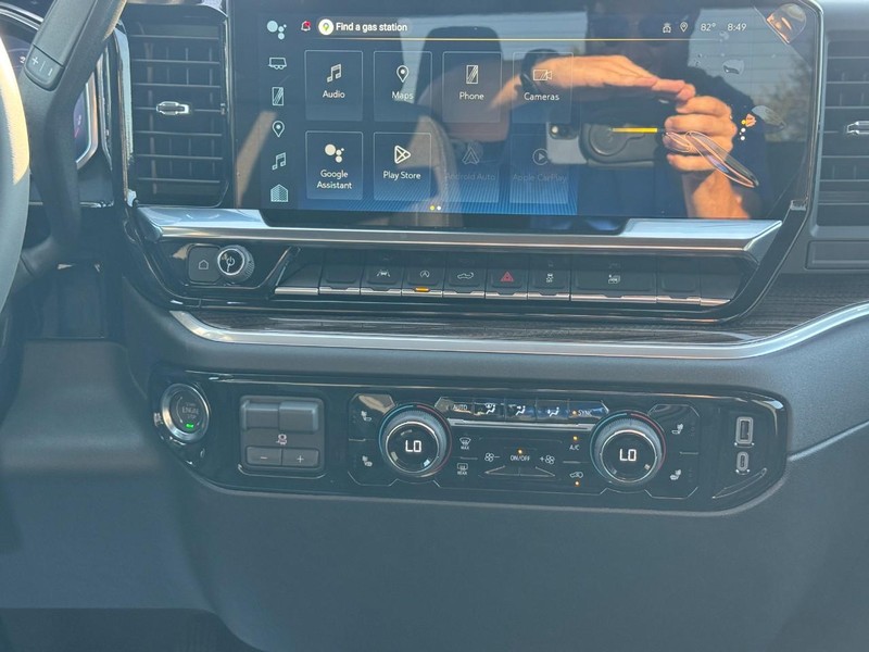 Chevrolet Silverado 1500 Vehicle Full-screen Gallery Image 9