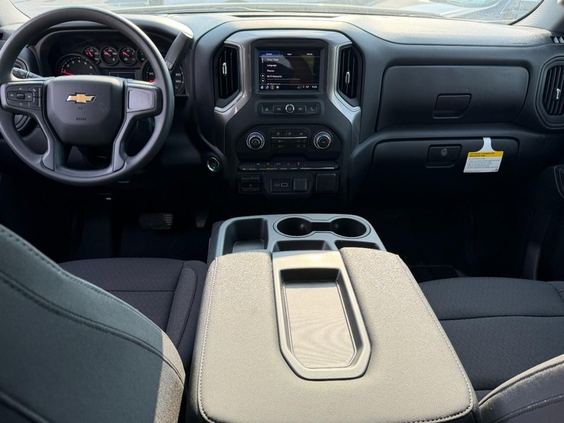 Chevrolet Silverado 1500 Vehicle Full-screen Gallery Image 5