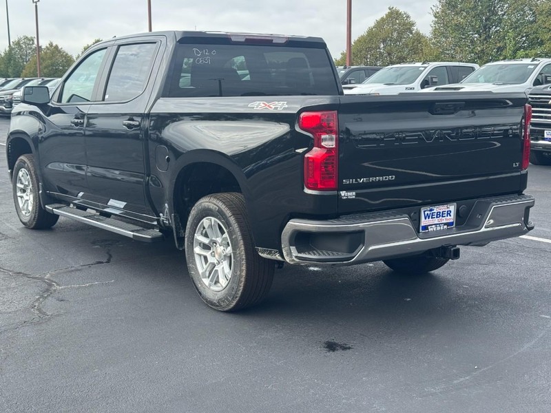 Chevrolet Silverado 1500 Vehicle Full-screen Gallery Image 3