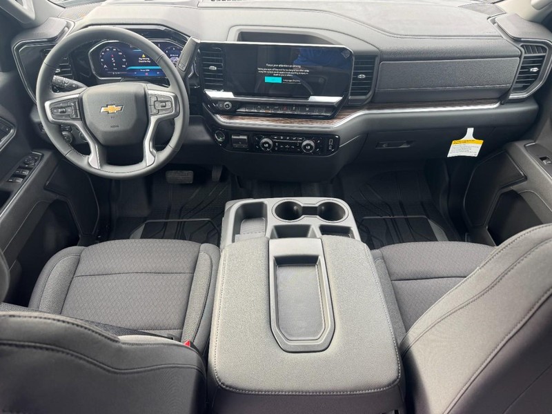 Chevrolet Silverado 1500 Vehicle Full-screen Gallery Image 6