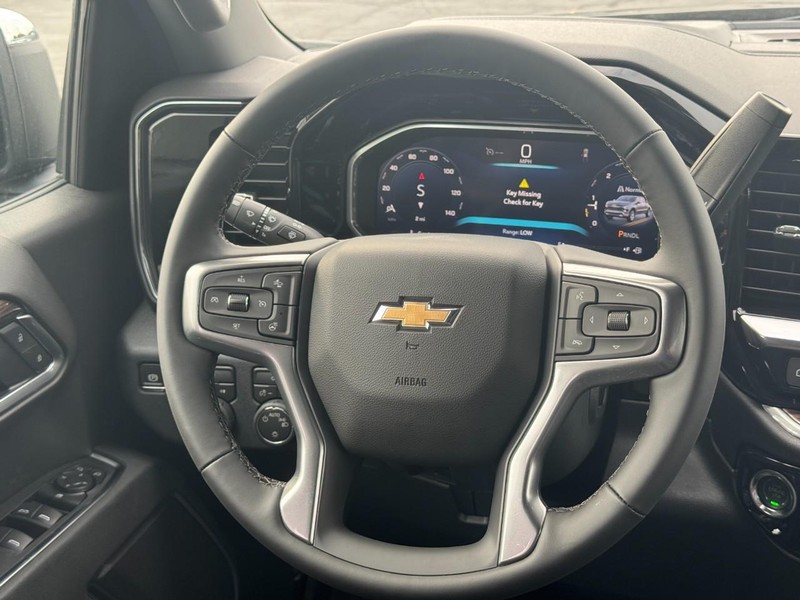 Chevrolet Silverado 1500 Vehicle Full-screen Gallery Image 7