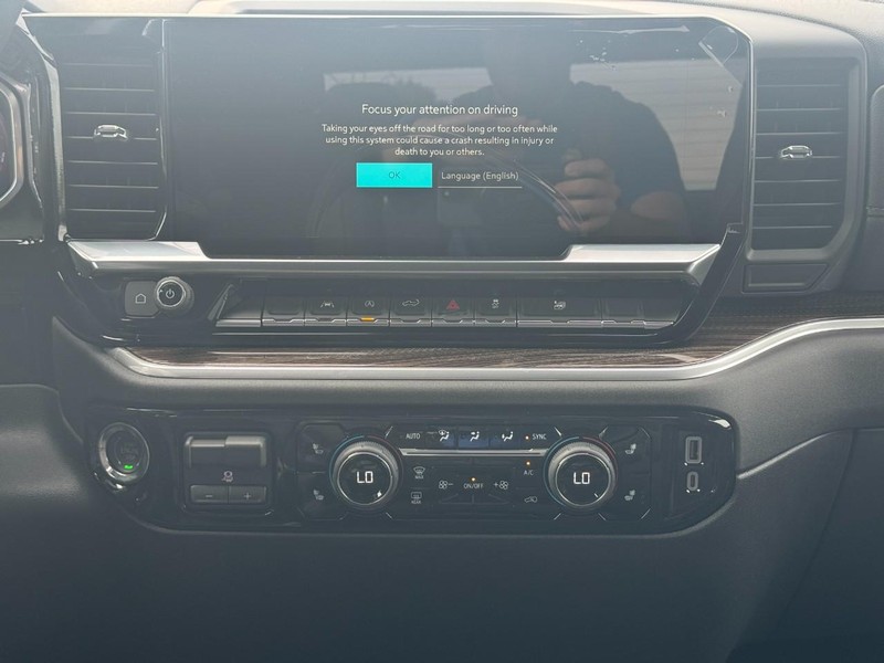 Chevrolet Silverado 1500 Vehicle Full-screen Gallery Image 8