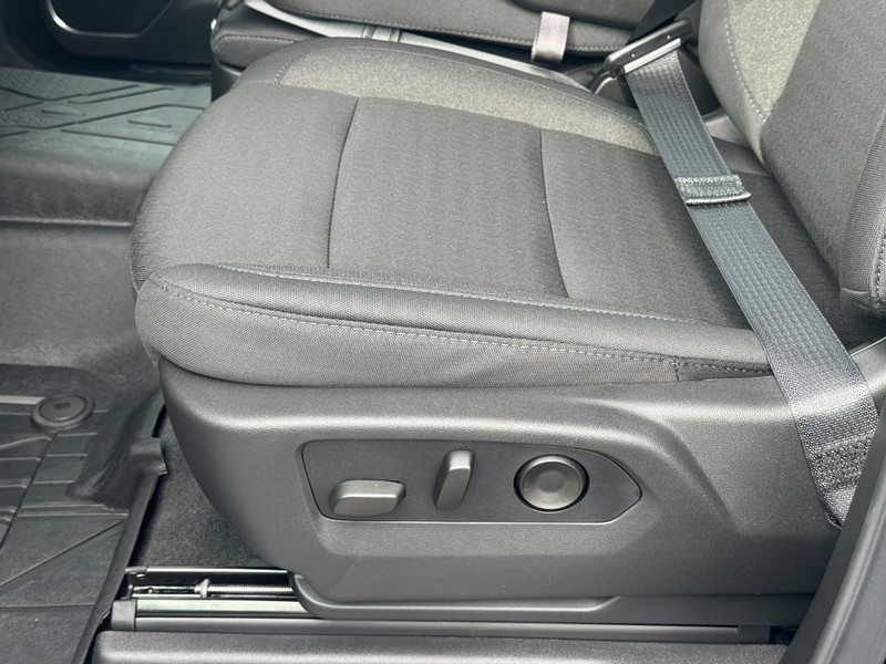 Chevrolet Silverado 1500 Vehicle Full-screen Gallery Image 9