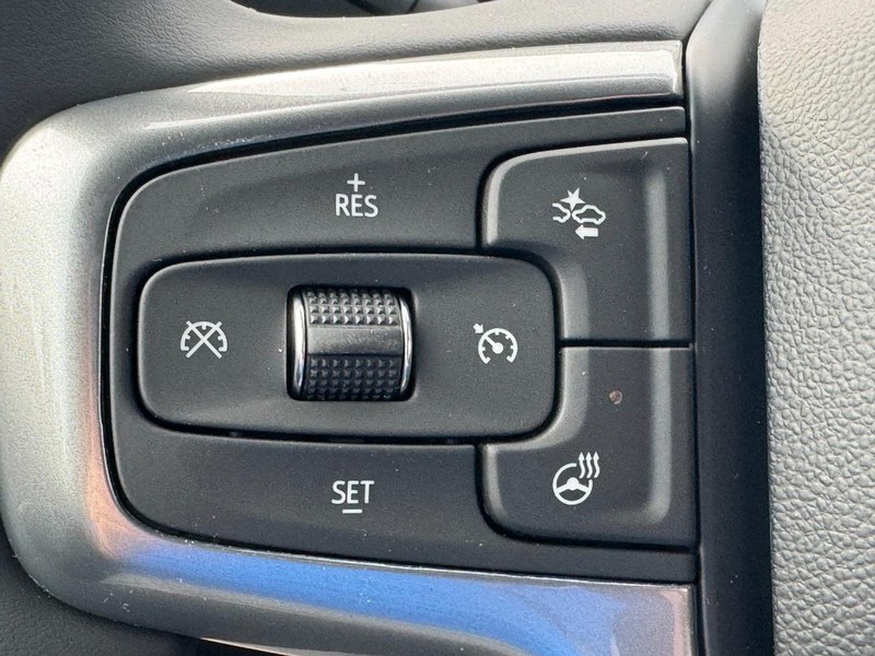 Chevrolet Silverado 1500 Vehicle Full-screen Gallery Image 11
