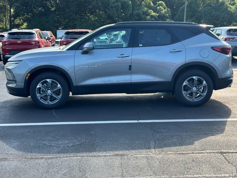 Chevrolet Blazer Vehicle Full-screen Gallery Image 2