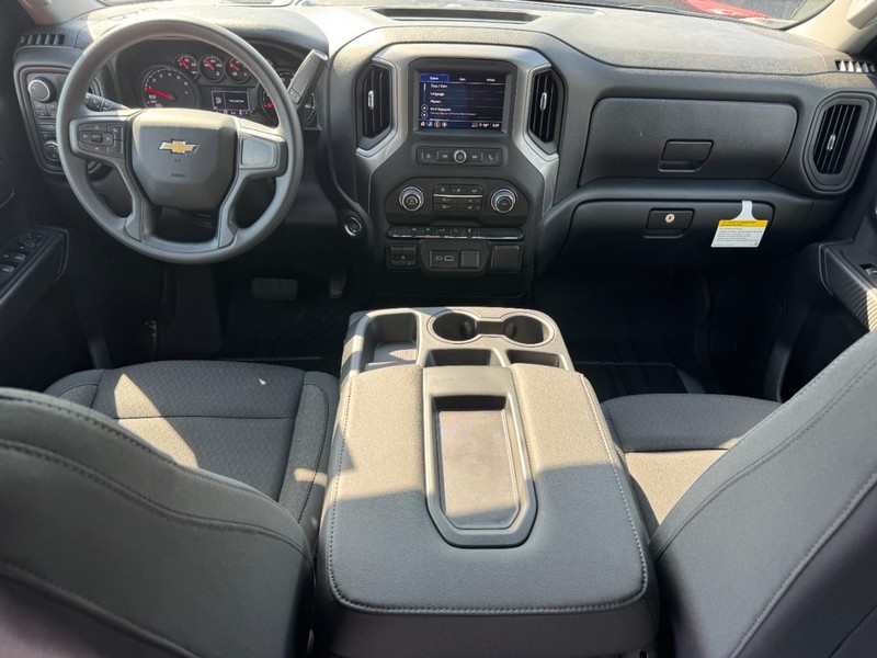 Chevrolet Silverado 1500 Vehicle Full-screen Gallery Image 6