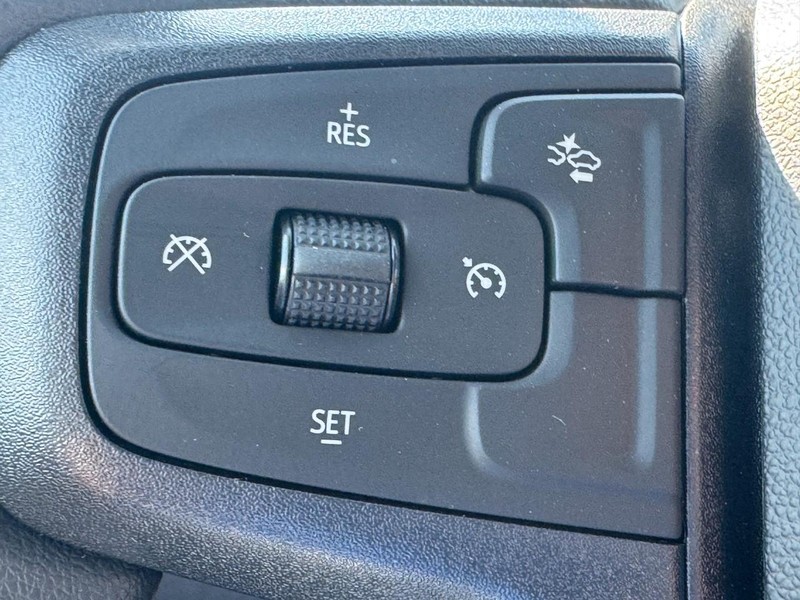 Chevrolet Silverado 1500 Vehicle Full-screen Gallery Image 11