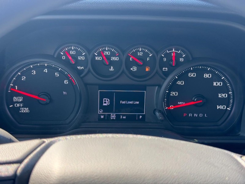 Chevrolet Silverado 1500 Vehicle Full-screen Gallery Image 12