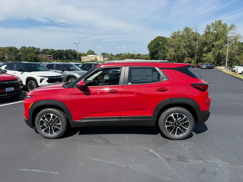 Chevrolet TrailBlazer Vehicle Full-screen Gallery Image 2